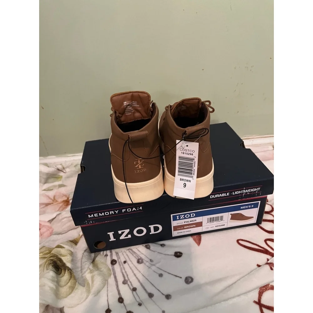 NIB IZOD Men's Palmer Brown Chukka Boots With Memory Foam Size 9M-New